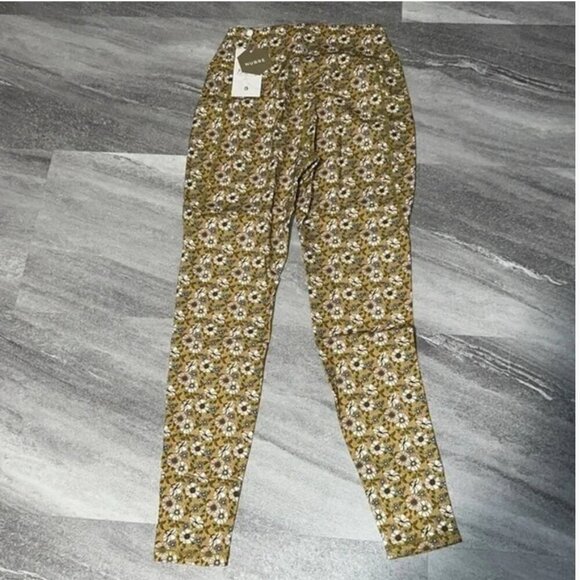 NWT BuffBunny Rosa Pocket Legging Flower Petal Medium - Picture 5 of 7